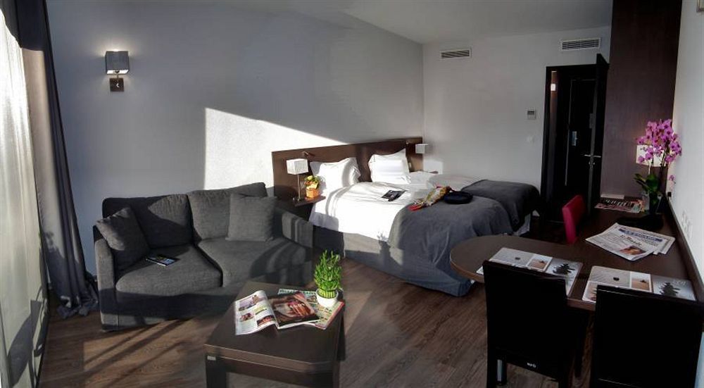 Hotel Eden Park Pau Est, Avec Piscine エクステリア 写真